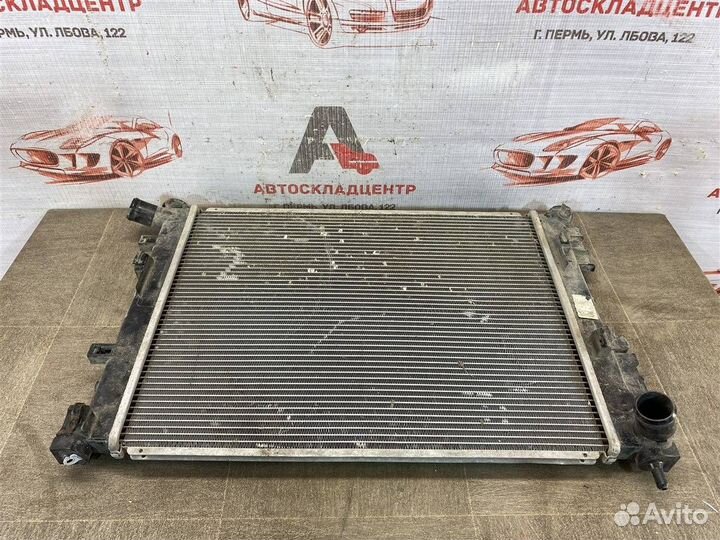 Радиатор охлаждения двигателя Hyundai Solaris