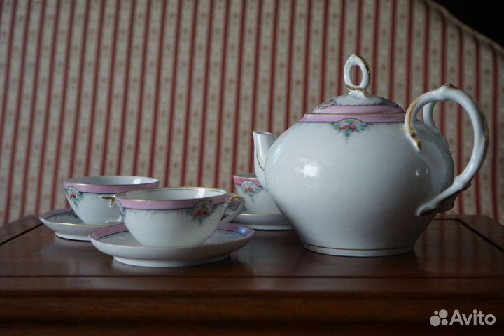 Антикварный чайный набор. Фарфор