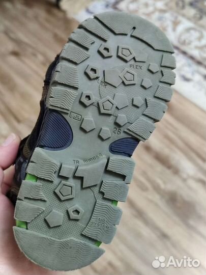 Детская обувь на мальчика и девочку