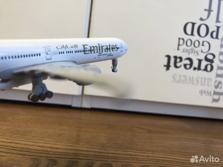 Модель самолета 1:400