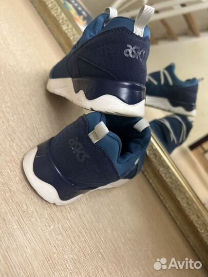 Кроссовки asics