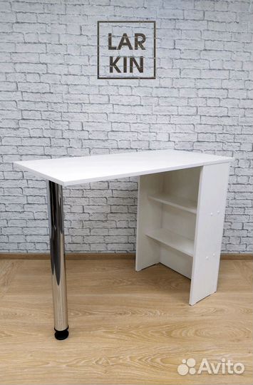 Маникюрный стол