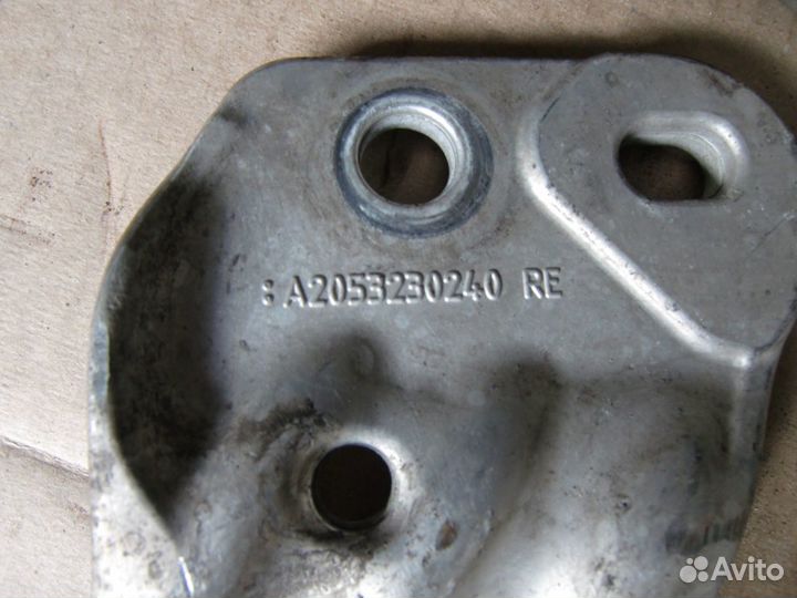 Кронштейн стабилизатора Mercedes W205 W213 X253