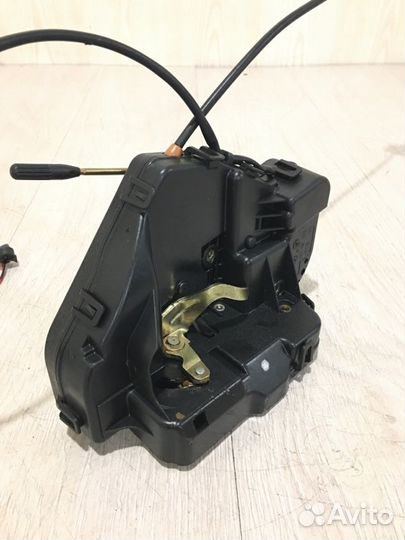 Замок двери задний правый Mercedes Benz C180 W203