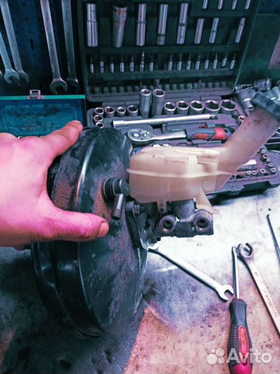 Главный тормозной цилиндр вут Лансер 10