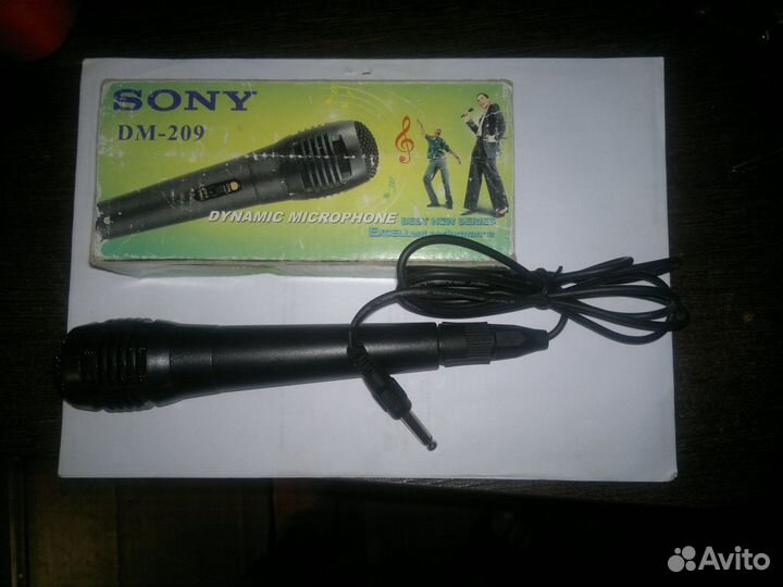 Микрофон для караоке проводной