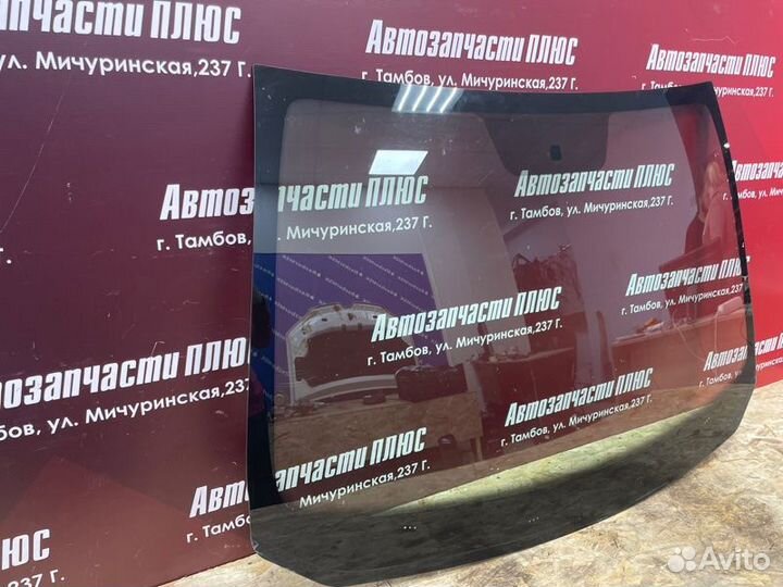 Лобовое стекло Renault Logan