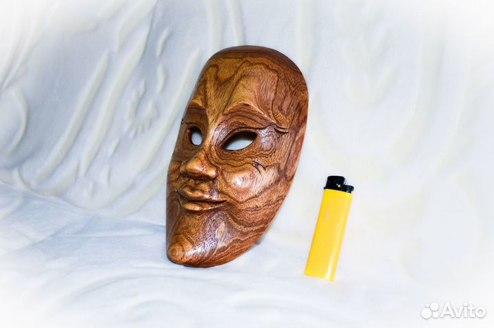 Маска из красного дерева. Греция хх в