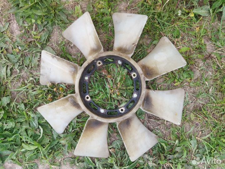 Крыльчатка вентилятора Mitsubishi Pajero 2
