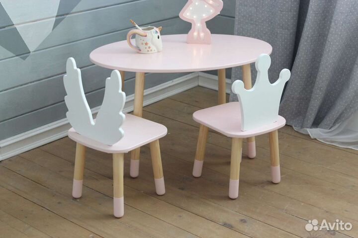 Стул + 2 стула цветные, с носочками цветными