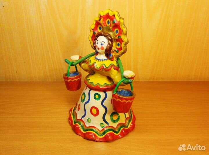 Дымковская игрушка Барыня водоноска. (20см.)