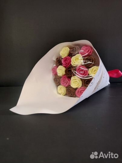 Шоколадные Розы - 19 шт в Букете