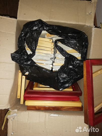 Рамки деревянные без стекла. 6 бол и 30 мал