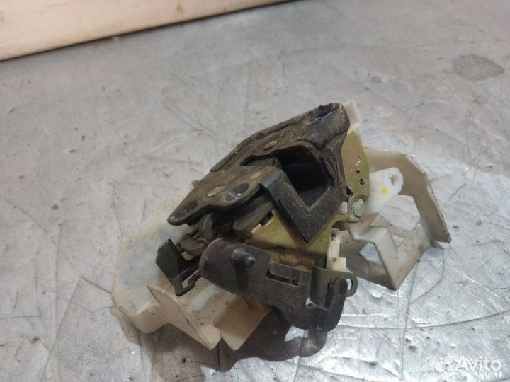 Замок двери задний левый Hyundai Sonata EF тагаз