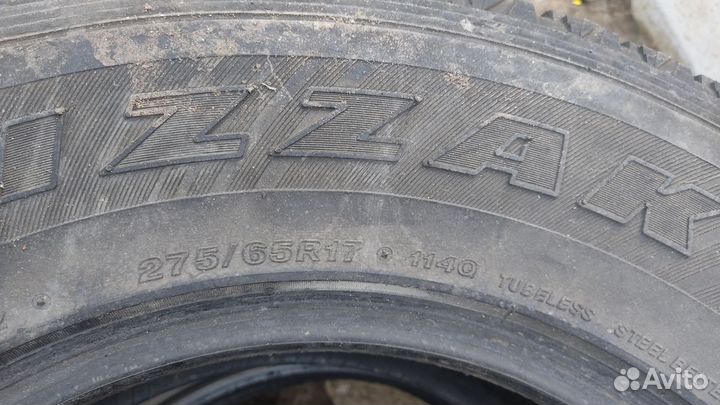 Bridgestone Blizzak LM-500 275/65 R17 30