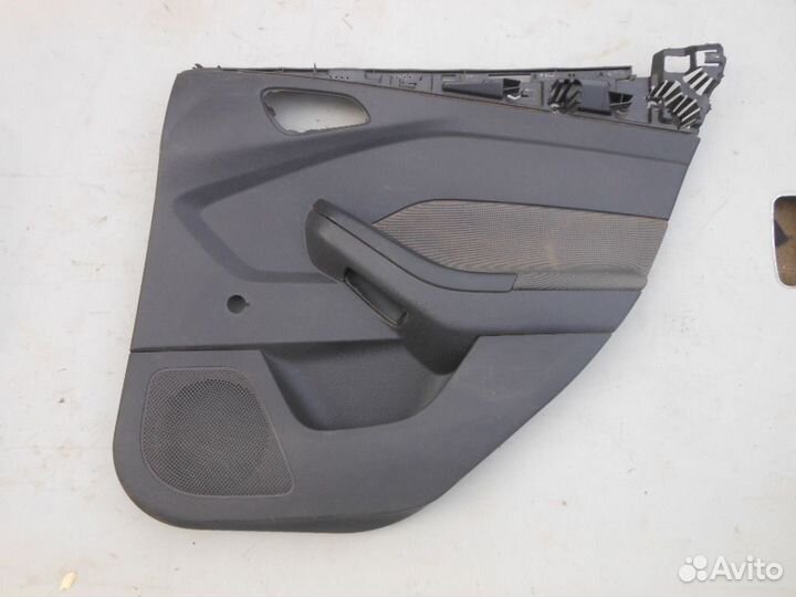 Обшивка двери (карта) поштучно для Ford Focus III