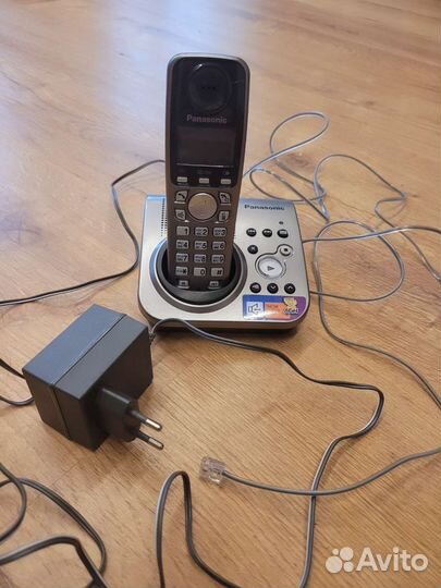 Домашний стационарный телефон Panasonic KX-TG7225