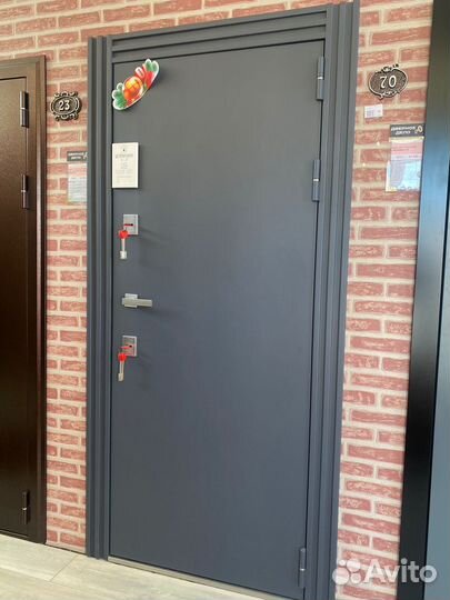 Входная металлическая дверь 