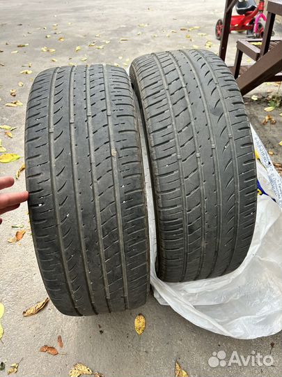 Accelera 651 225/35 R19