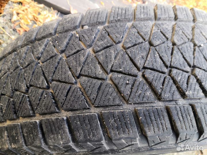 Bridgestone Blizzak DM-V2 225/65 R17