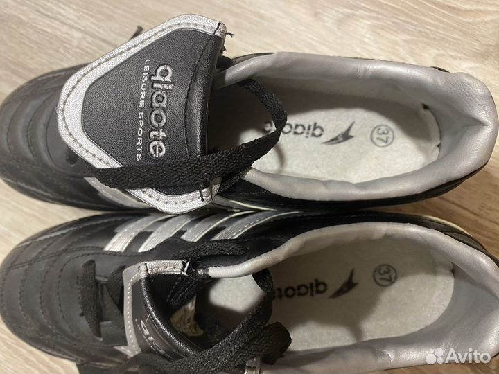 Футбольные бутсы