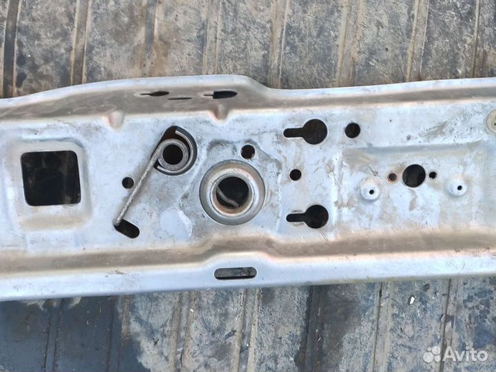 Верхняя планка телевизора Opel Astra h