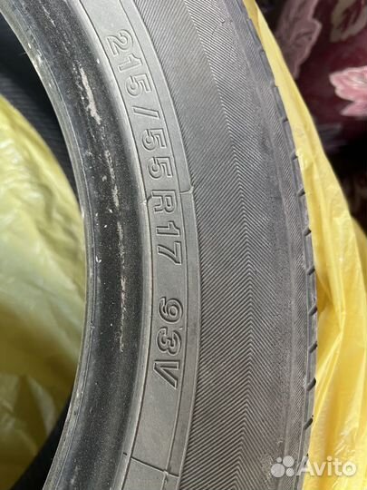 Yokohama BluEarth E70 215/55 R17