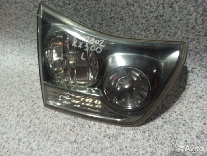 Фонарь внутренний левый Lexus Rx300 2005