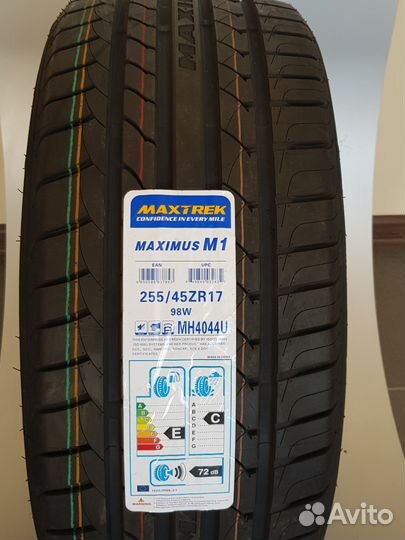 Maxtrek Maximus M1 255/45 R17