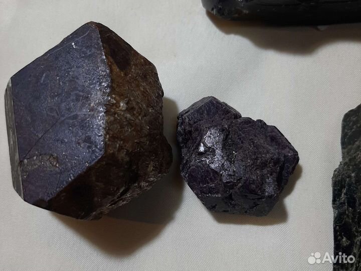 Коллеция турмалин,обсидиан,диопсид,гранат альманди