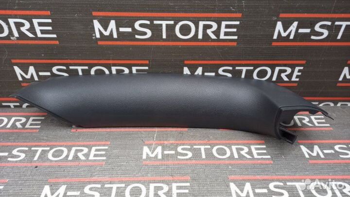 Обшивка двери багажника левая Volkswagen Touareg