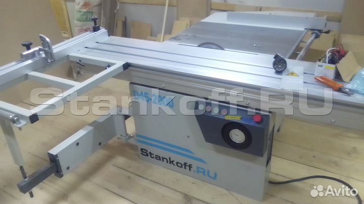 Форматно-раскроечный станок с роликовой кареткой
