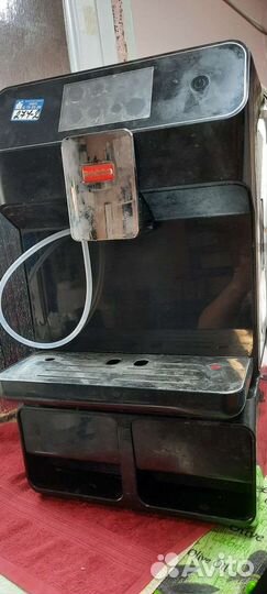 Профессиональная кофемашина автоматическая