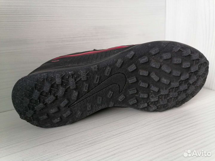 Футбольные бутсы nike