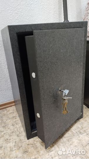 Продам сейф