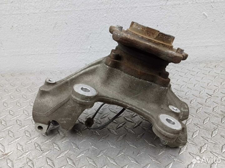 Кулак поворотный правый BMW 3-Series F80 2284002