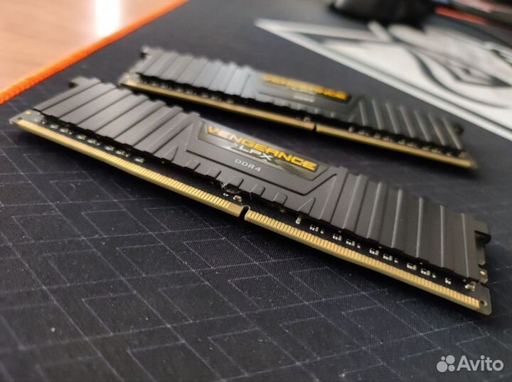 Оперативная память ddr4 16gb crucial LPX