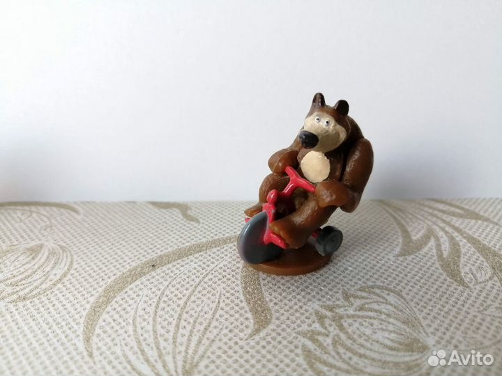 Киндер сюрприз - маша и медведь без вкладыша.разны