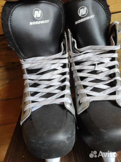 Коньки хоккейные