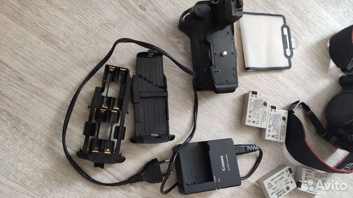 Зеркальный фотоаппарат canon 550d