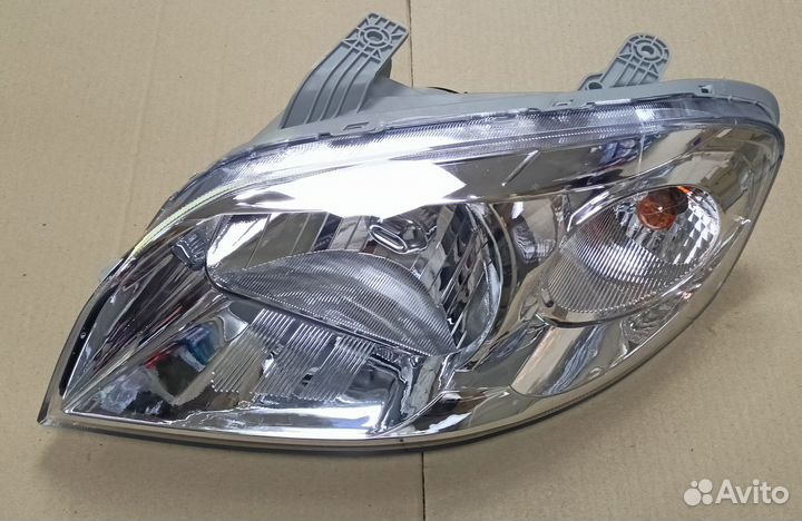 Фара передняя левая (с корр) T-250