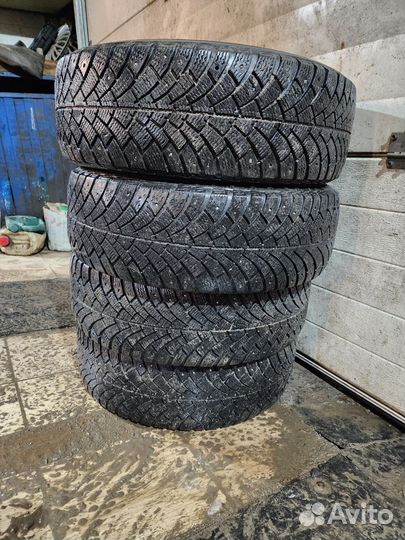 Bfgoodrich G-Force Stud 215/60 R16