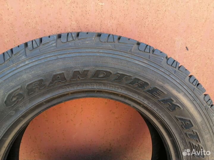 Dunlop Grandtrek AT3 215/70 R16