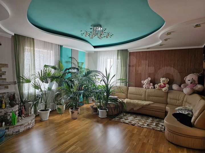 Коттедж 200 м² на участке 7,5 сот.