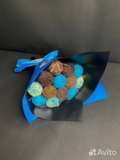 Букет - 13 Пионов из Белого и Молочного Шоколада