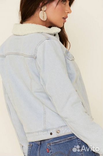 Оригинал Levi’s Женская джинсовая куртка голубой