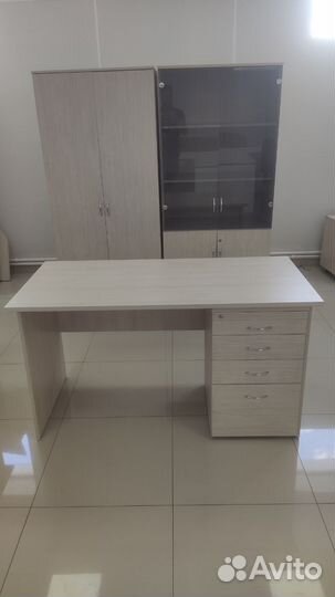 Стол + шкафы в офис