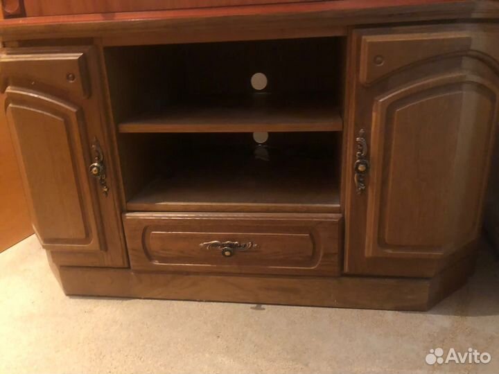 Тумба для аппаратуры и тв