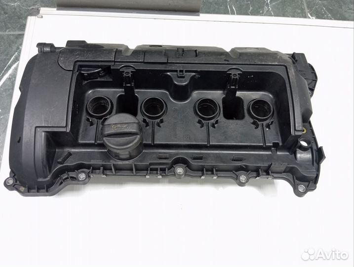 Клапанная крышка peugeot 308