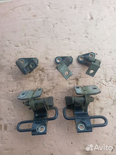 Петли двери VW Passat B6